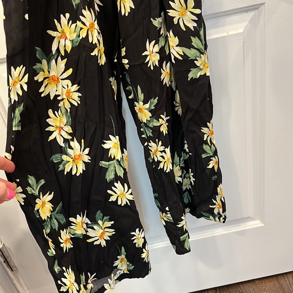 Never Worn Flower Jump Suit - Picture 2 of 3